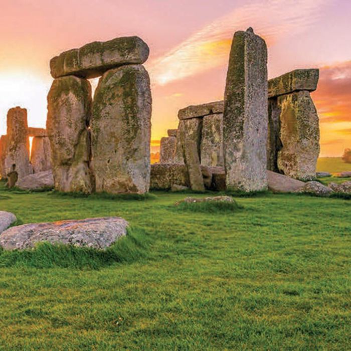 Discover Enchanting Edinburgh