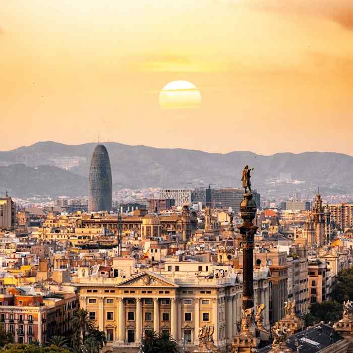  Explore Vibrant Barcelona