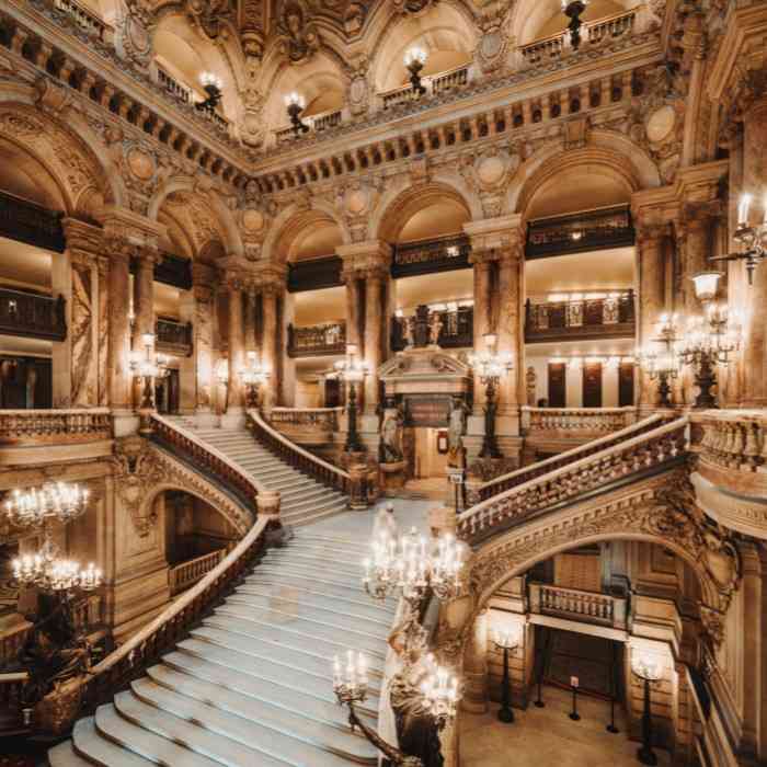  Follow the Côte d'Azur to Monaco and Nice